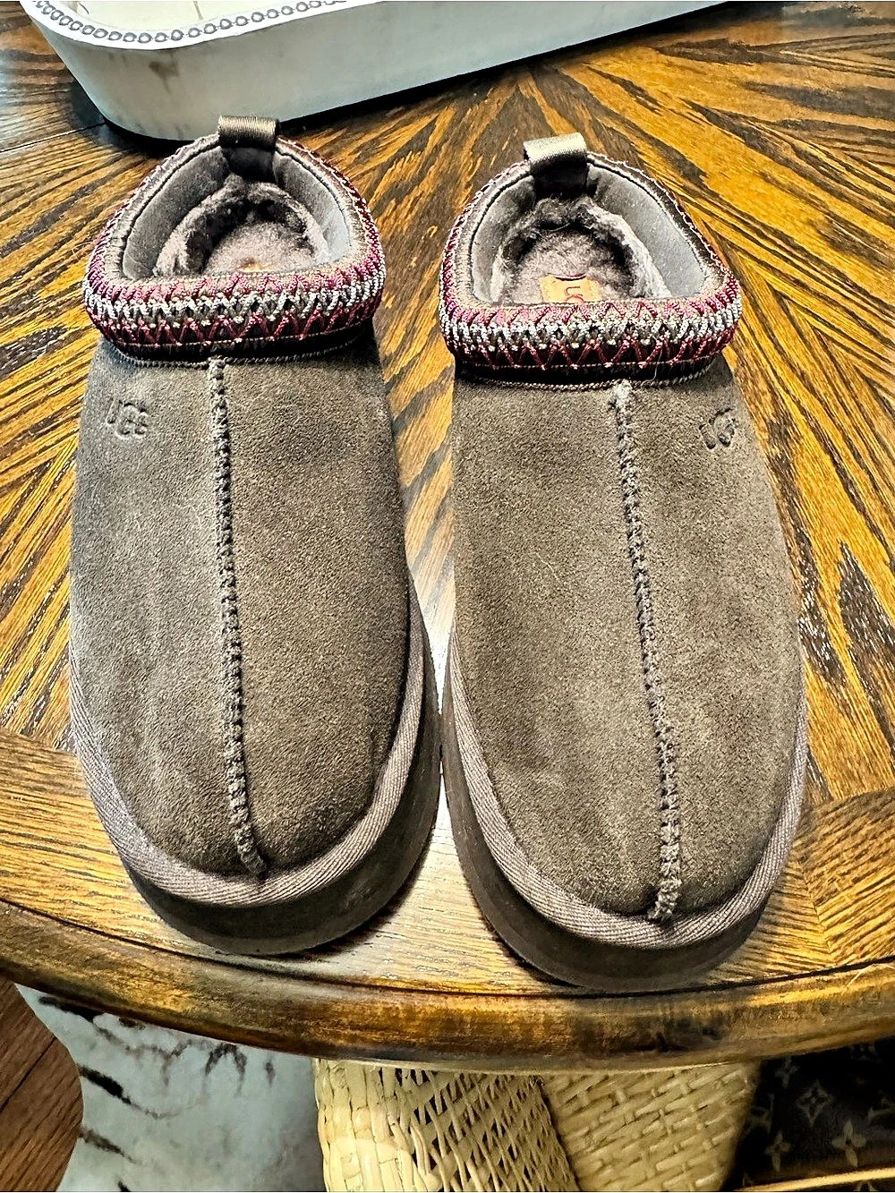 UGG Tazz II US 7